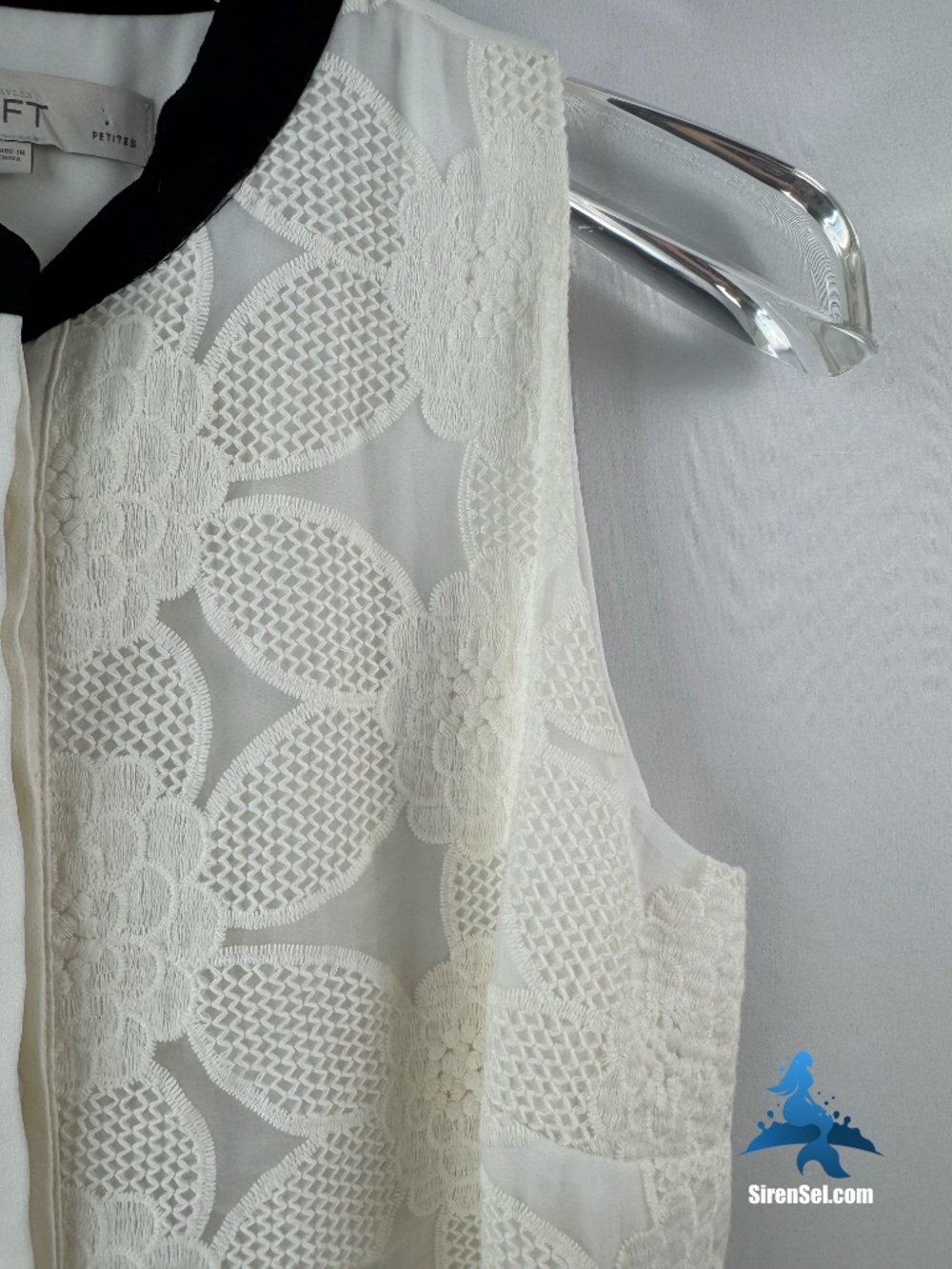 1313 LOFT Sleeveless Lace Panel Blouse – SP – Black White (Ivory) - Picture 5 of 16